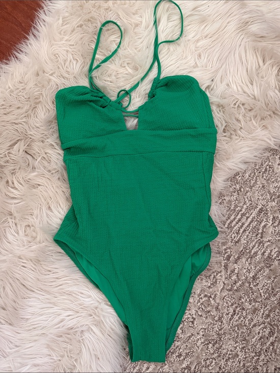 BECCA Other - Becca Green Textured One-Piece Swimsuit